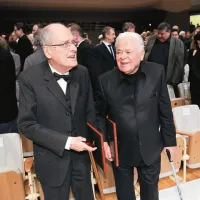 Prešernova nagrajenca, skladatelj in jezikoslovec Pavle Merkú (desno) in pisatelj Vladimir Kavčič