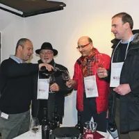 Teran Benjamina Zidaricha za direktorja Porsche Interauto Koper Viktorja Topolška, direktorja Porsche Slovenija Heinza Slesaka in direktorja Porsche Interauto Reneja Vogla
