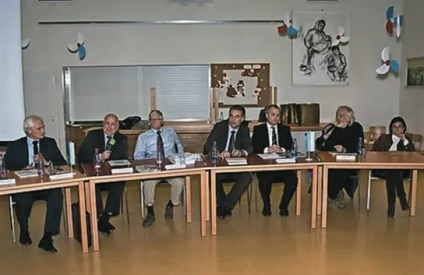 Na okrogli mizi Primorskih novic so sodelovali (z leve) Cveto Kosec, Rafael Mihalič, Tomaž Ogrin, Aleš Musić, Boris Čok in Andrejka Cerkvenik