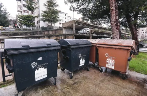 Z vestnim ločevanjem odpadkov bo v prihodnje moč zmanjšati količino zbranih mešanih odpadkov in znižati  zneske na položnicah
