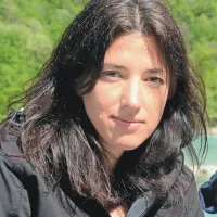 “Žal sta mesti, ki sta bili leta s hrbti naslonjeni druga na drugo, to ostali tudi po odstranitvi meje. Da nista postali center, priča število mladih, ki vsako leto odhaja iz obeh Goric. Seveda pa obstajajo tudi mnoge svetle izjeme, ki rušijo nevidne