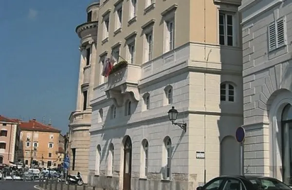Na drugem mestu je  piranska osnovna šola Vincenzo e Diego de Castro