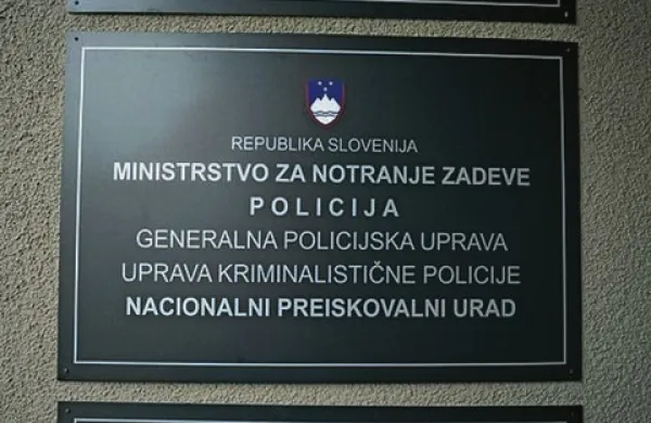 Nacionalni preiskovalni urad danes preiskuje kazniva dejanja s področja gospodarske kriminalitete in korupcije. Na območju ljubljanske in kranjske policijske uprave  opravlja 21 hišnih preiskav na naslovih fizičnih in pravnih oseb.