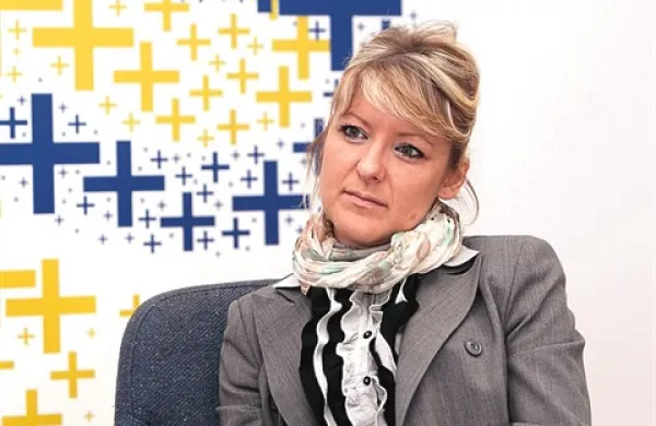Ministrica za Slovence v zamejstvu in po svetu Tina Komel je odstopila s svojega položaja