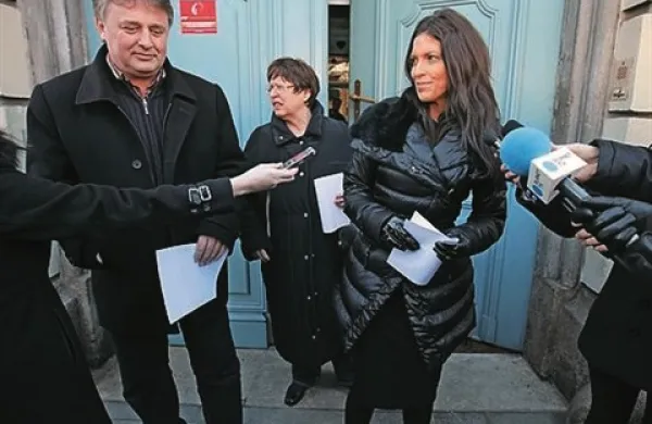 Publicist Roman Leljak in poslanka SDS Eva Irgl