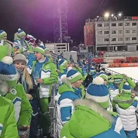 Samo Furlan se je z  rusko ekipo pridružil prostim slovenskim olimpijcem, ki so navijali za srebrnega  Petra Prevca in ostale naše skakalce