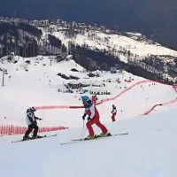 Ruska ekipa na treningu smuka za kombinacijo na olimpijski progi v Rosa Khutorju