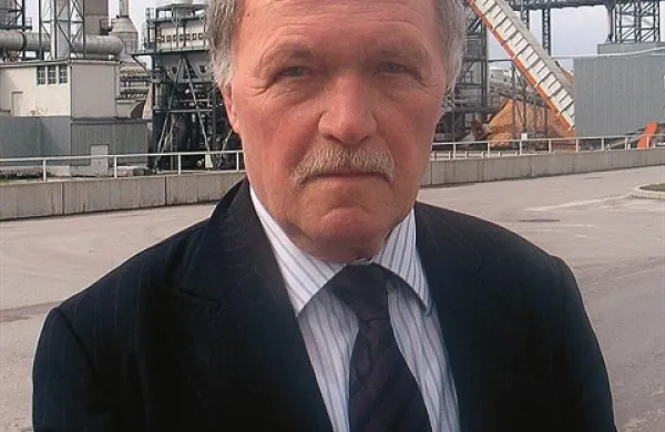 Egon Bratož: “Če ne bomo pravočasno dobili zadostnih količin lesa, bomo morali proizvodnjo ustaviti. Škoda v tem primeru bi bila ogromna.”
