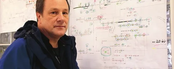 “Če bi želeli pri distribucijskem omrežju zagotoviti stoodstotno varnost, je zgodba podobna kot pri protipotresni varnosti: vse hiše bi morali projektirali na deseto stopnjo evropske potresne lestvice.”