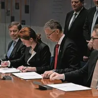 Podpisali prenovljeno koalicijsko pogodbo