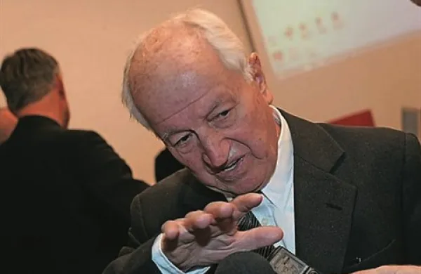 Nekdanji vodja SDV Janez Zemljarič je v pogovoru za Mladino zatrdil, da o smrti Stjepana Crnogorca ne more povedati ničesar in da ni naročil umora Nikice Martinovića v 70. letih prejšnjega stoletja