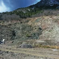 Gmota drsi dva metra na dan