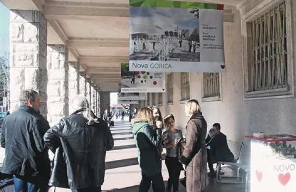 Včeraj so odgovorni mimoidočim pojasnjevali, kako teče  prenova in kakšen videz bo dobil trg, to so prikazali tudi na razstavi 