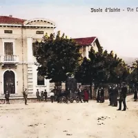 S    trga Alle porte (Republike) je pot vodila v ulico Dante Alighieri, zdajšnji Drevored 1. maja   