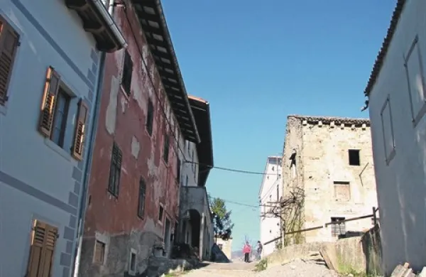 Občina  načrtuje celovito prenovo Vipavskega Križa 