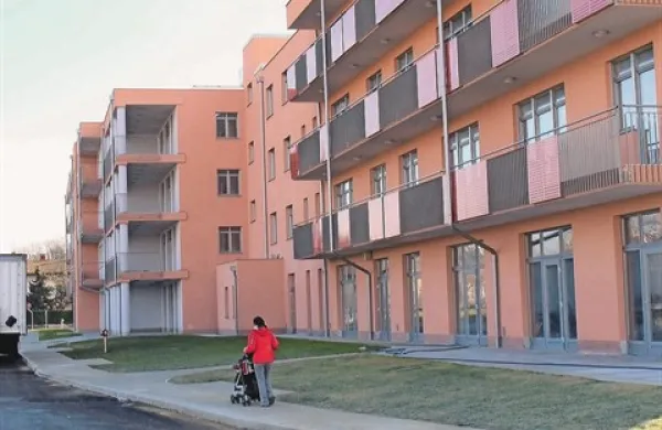 Godljo okrog Socialnega centra Vrtojba bi lahko odpravilo sodišče z javno dražbo nepremičnin, a je še vedno ni razpisalo 