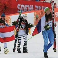Tina Maze je na zimskih olimpijskih igrah v Sočiju prismučala še drugo zlato kolajno