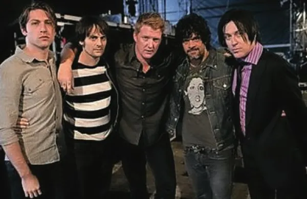 Queens of the Stone Age se po več kot desetih letih vračajo na kraj zločina, v ljubljanske Križanke, kjer bodo predstavili svoj najnovejši album Like Clockwork