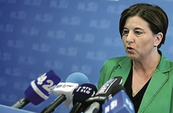 Predsednica NSi Ljudmila Novak je na današnji novinarski konferenci ministrstvo za kulturo in SDS pozvala k dogovoru glede arhivske novele