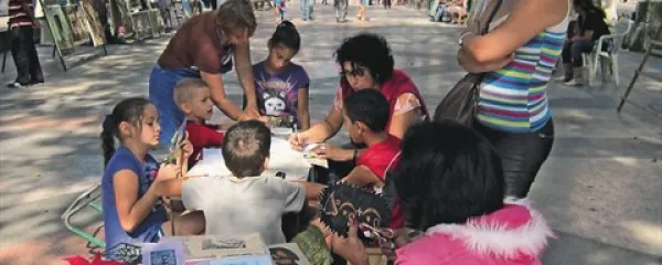 Paseo del Prado v središču Havane združuje umetniške duše vseh starosti in je zato izredno zanimivo sprehajališče za turiste