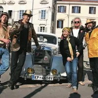 Rock sredi sončnega dne