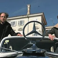 Rock sredi sončnega dne