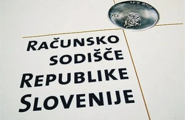Računsko sodišče je ugotovilo, da so na  nekdanjem Inštitutu za varovanje zdravja RS v letih 2011 in 2012 v posameznih primerih nepravilno določili osnovno plačo in obračunali dosežena napredovanja
