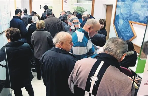 Po slabi volji lastnikov nepremičnin  in čakanju v vrstah na Gursu se obetajo spremembe nepremičninskega davka