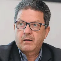 Konrad Kuštrin: “Vodja lekarne zaradi sorodstvene povezave z Gopharm, ki je dobavitelj bolnišnice, ne bi smela zasedati položaja vodje lekarne, ki  je pooblaščena za nabavo zdravil in potrošnega materiala.”