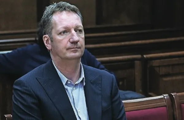 Obramba Borisa Popoviča in soobtoženih trdi, da cenitve parcel na Srminu niso bile prenizke