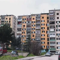 Ustavno sodišče, ki je do končne odločitve o zakonu o davku na nepremičnine zadržalo izdajo davčnih odločb, bo končno odločitev sprejelo na nejavni seji predvidoma v marcu