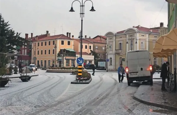 Istro je pobelila toča