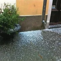 Toča pred hišnim pragom v Izoli