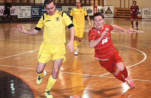 Odločilni zadetek na posoškem derbiju je dosegel Andrej Rutar (levo)