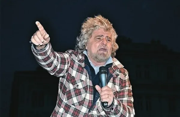 Italijansko sodišče je danes vodjo populističnega opozicijskega gibanja Pet zvezd Beppa Grilla obsodilo na štirimesečno zaporno kazen zaradi vloma na posest, ki jo je zapečatila policija