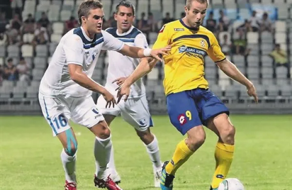 Nejc Mevlja (levo) je nogometno uveljavitev doživel v dresu Gorice