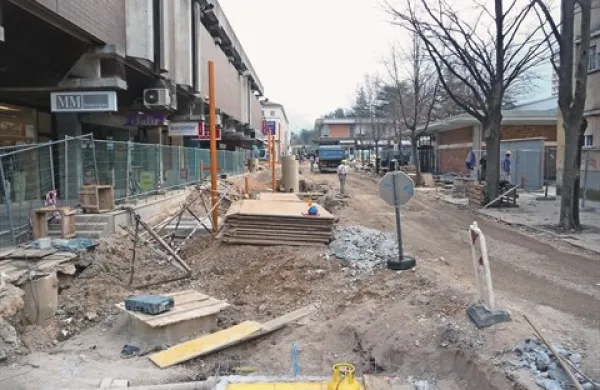 Ne le trgovci in gostinci, tudi mnogo meščanov očitno ni zadovoljnih s prenovo centra mesta. Ta se bo sedaj še razširila ...  
