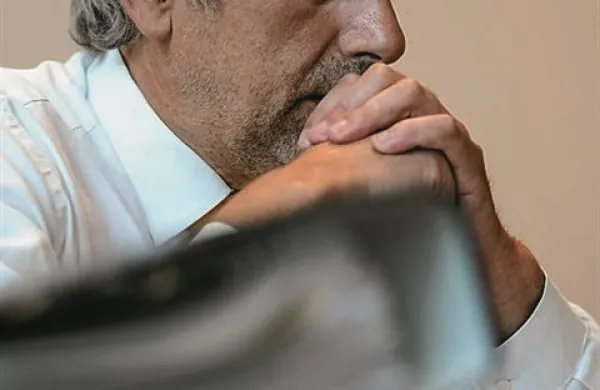 Novinar Vladimir Vodušek danes na novem predobravnavnem naroku na celjskem okrožnem sodišču ni priznal krivde zaradi izsiljevanja nekdanjega predsednika uprave zreškega Uniorja Gorazda Korošca in Vinka Stiplovška iz podjetja Rhydcon