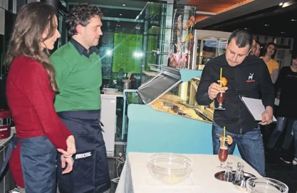 Vse šteje: vonj, videz, okus - v oceni Turbo Laufar z vodko domače LTO Laufar
