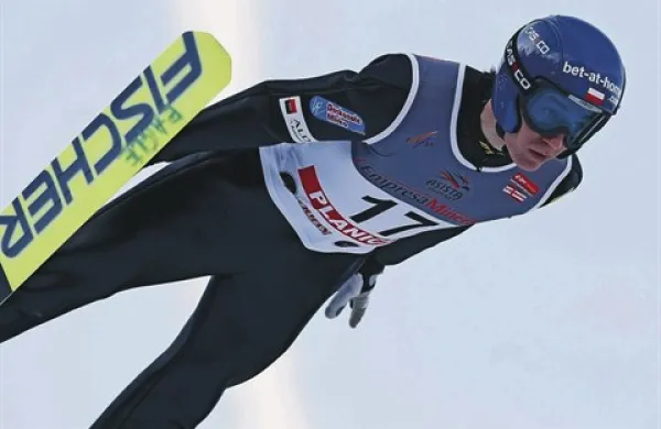 Kamil Stoch si v tem tednu nabira morda odločilno prednost v boju za naslov zmagovalca svetovnega pokala