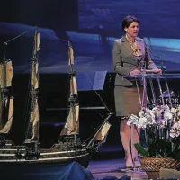 Razvoj pomorstva je za vsako državo izrednega pomena, proces globalizacije pa mu je dal še večji pomen, je na slovesnosti ob dnevu pomorstva v Portorožu poudarila premierka Alenka Bratušek