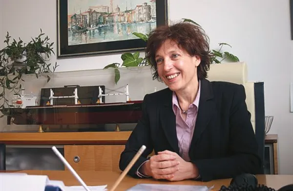 Dr. Elen Twrdy:  “Ladij, ki so vredne več milijonov evrov, ne moremo dati v upravljanje nekomu, ki je prišel do nazivov po stranski poti”