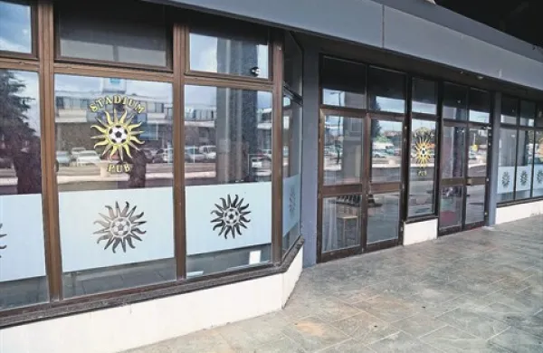 Na dražbi se za nogometni bar ni potegoval nihče drug, zato so ga v Grafistu lahko dobili po izklicni ceni nekaj čez 145.000 evrov