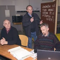 Uvodoma so (od leve) Drago Božac, Edo Franetič (v imenu občinske uprave) in Dušan Škrlj povzeli trenutno stanje obeh projektov