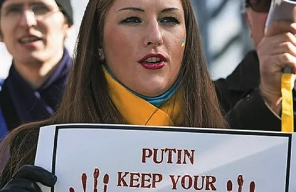 Protivladni protesti v Ukrajini so z oblasti odnesli predsednika Viktorja Janukoviča
