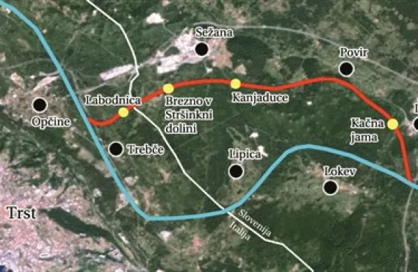 Plačani izdelovalci zemljevida so podzemni tok reke Reke zarisali napačno vse od Divače do Trebč. Namesto skozi jame, kjer je njena prisotnost dokazana (Kačna jama, Kanjaduce, Brezno v Stršinkni dolini, Labodnica - kar smo v uredništvu PN označili z