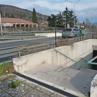 Marsikdo sploh ne ve, da je pod hitro cesto na mejnem prehodu Škofije podhod 
