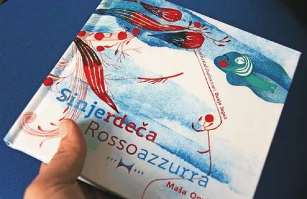 Drobna, dvojezična  slikanica je vse prej kot tudi vsebinsko drobna