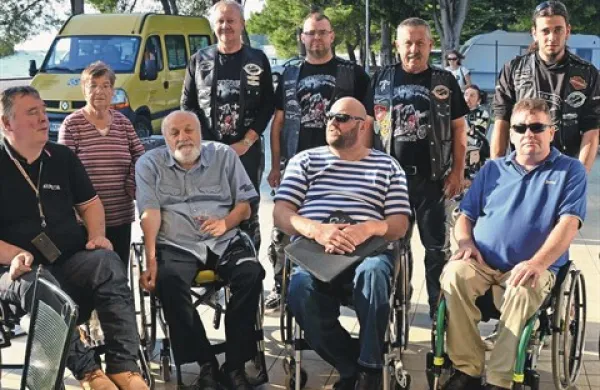 Moto klub Springer Riders Slovenija bo v soboto, 22. marca, v klubskih prostorih v Škulah v krajevni skupnosti Hruševje priredil  humanitarno akcijo zbiranja prostovoljnih prispevkov za prijatelje iz Društva paraplegikov Istra in Krasa