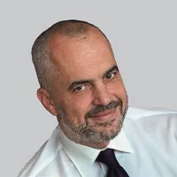 Albanski premier Edi Rama je bil nekoč slikar in košarkar 